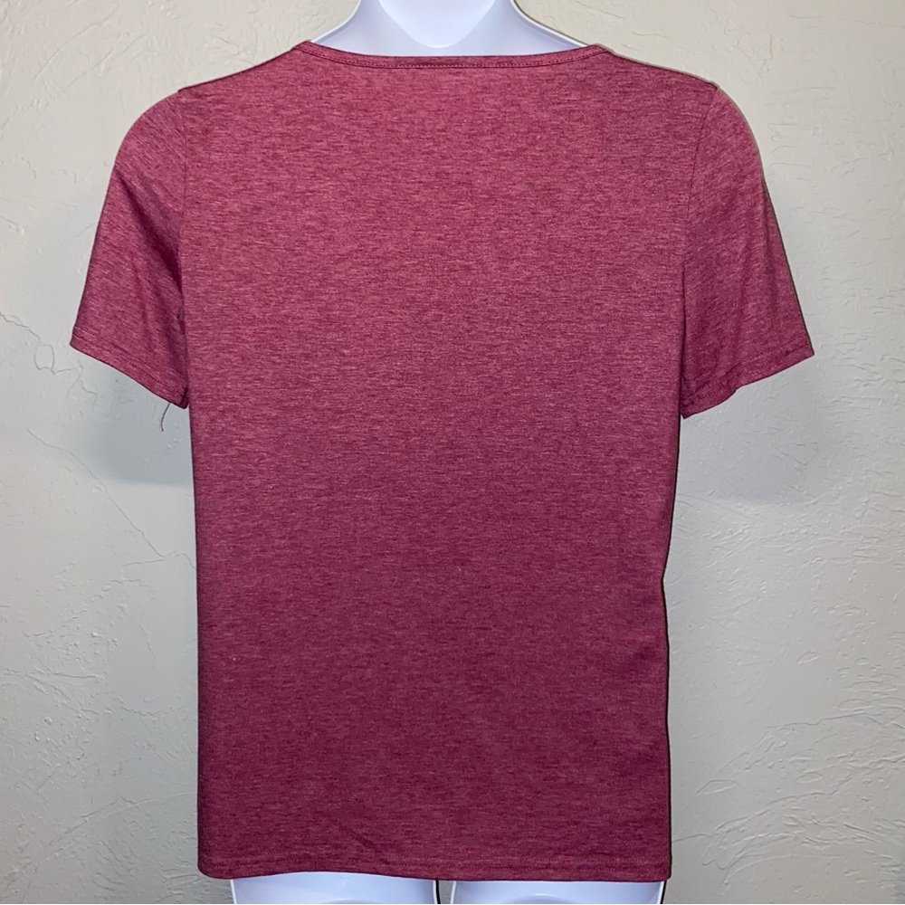 🐴Maroon 'Howdy' Graphic Tee - Picture 3 of 13